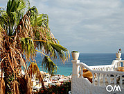 Uitzicht op de Atlantische Oceaan vanaf het terras surfcamp Uitzicht op de Atlantische Oceaan vanaf het terras surfcamp